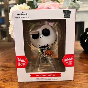 Disney: The Nightmare Before Christmas. Jack Skellington -wobbles on your tree
